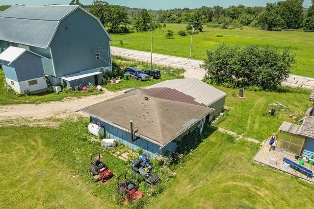 6801 County Road D, Allenton, WI 53002