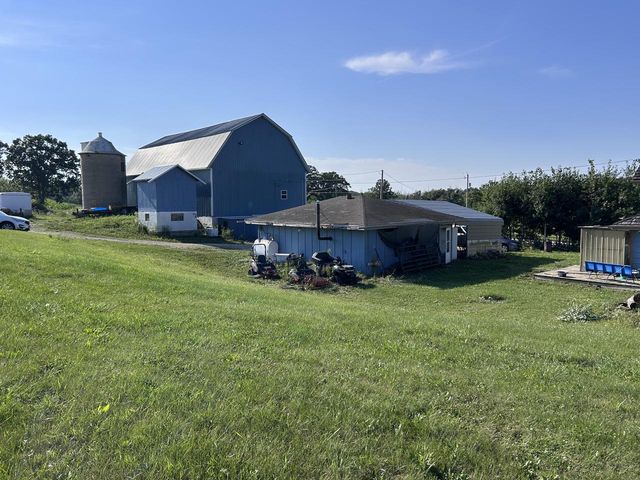 6801 County Road D, Allenton, WI 53002