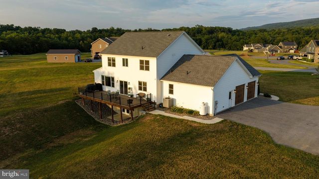 50 BELLA TERRA DR, Shermans Dale, PA 17090