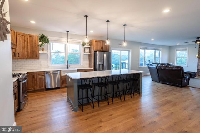 50 BELLA TERRA DR, Shermans Dale, PA 17090
