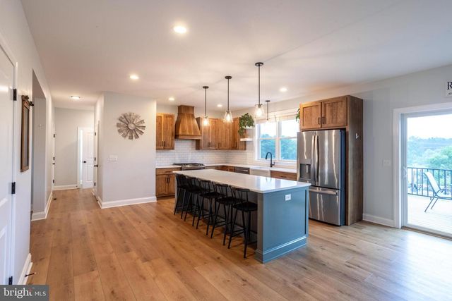 50 BELLA TERRA DR, Shermans Dale, PA 17090