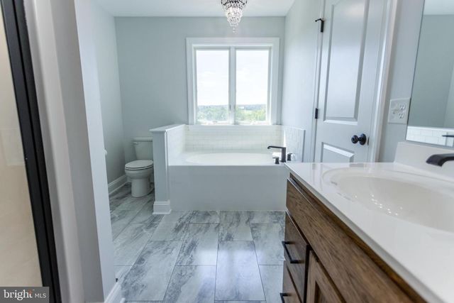 50 BELLA TERRA DR, Shermans Dale, PA 17090