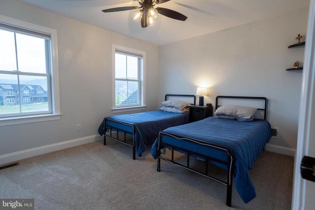 50 BELLA TERRA DR, Shermans Dale, PA 17090