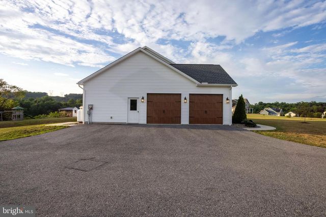 50 BELLA TERRA DR, Shermans Dale, PA 17090