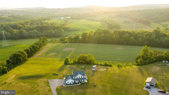 50 BELLA TERRA DR, Shermans Dale, PA 17090