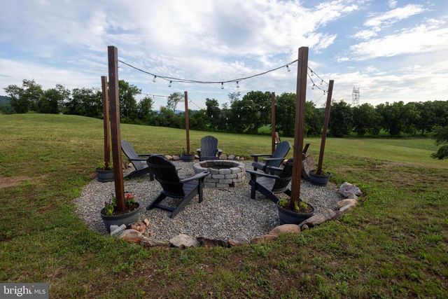 50 BELLA TERRA DR, Shermans Dale, PA 17090