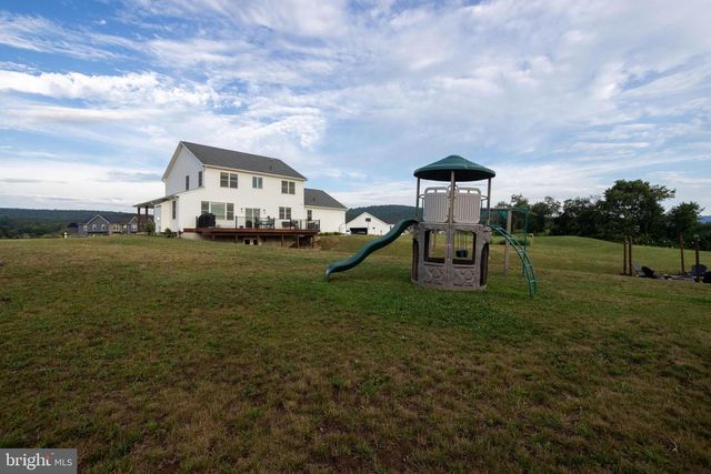 50 BELLA TERRA DR, Shermans Dale, PA 17090