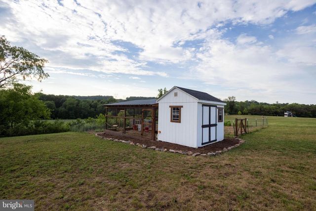 50 BELLA TERRA DR, Shermans Dale, PA 17090