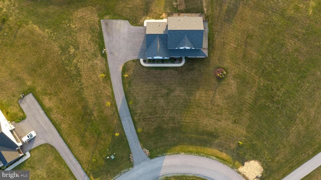 50 BELLA TERRA DR, Shermans Dale, PA 17090