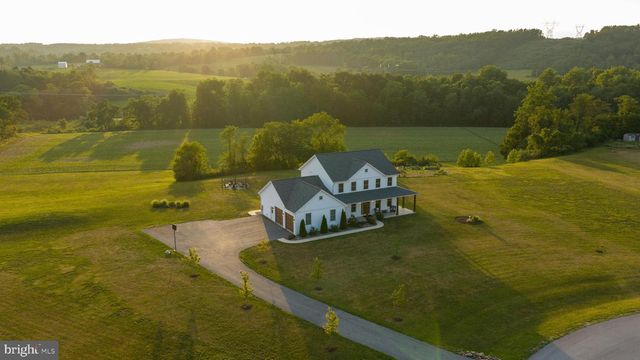 50 BELLA TERRA DR, Shermans Dale, PA 17090
