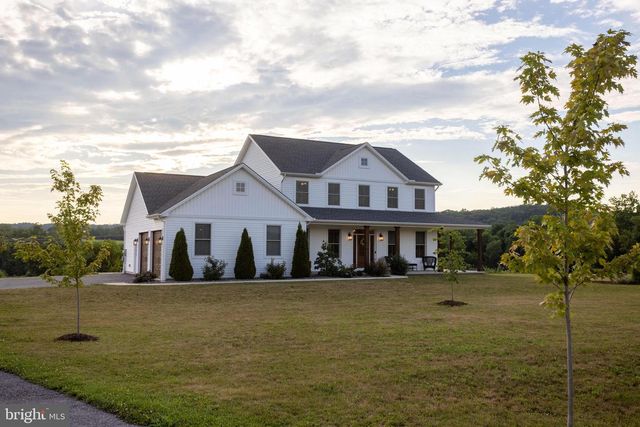 50 BELLA TERRA DR, Shermans Dale, PA 17090