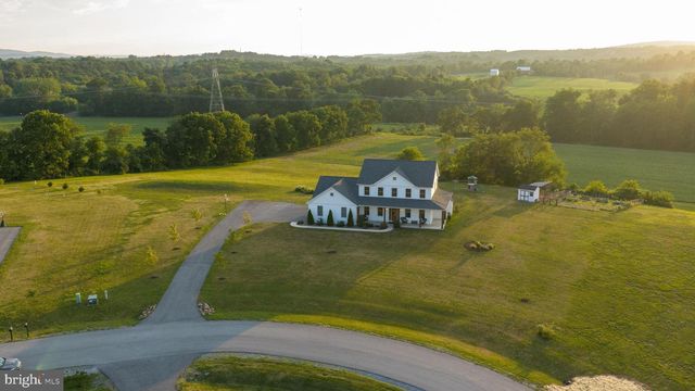 50 BELLA TERRA DR, Shermans Dale, PA 17090