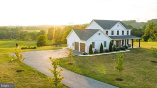50 BELLA TERRA DR, Shermans Dale, PA 17090