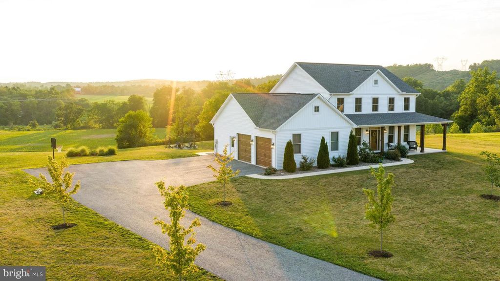 Image 1 of property listing at 50 BELLA TERRA DR, Shermans Dale, PA 17090