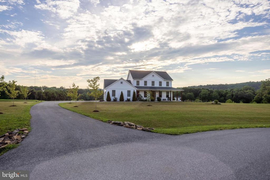 Image 53 of property listing at 50 BELLA TERRA DR, Shermans Dale, PA 17090