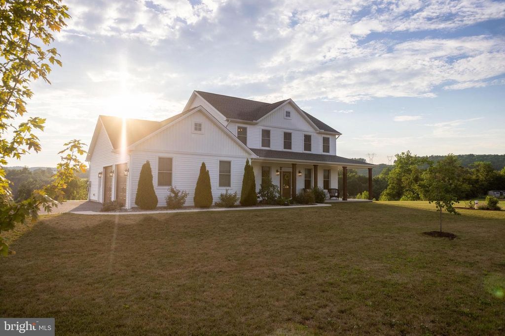 Image 54 of property listing at 50 BELLA TERRA DR, Shermans Dale, PA 17090