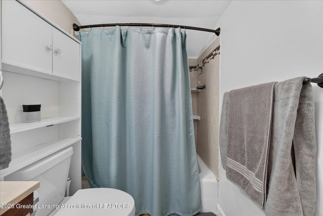 2460 N Eifert Road, Holt, MI 48842