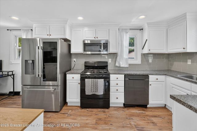 2460 N Eifert Road, Holt, MI 48842