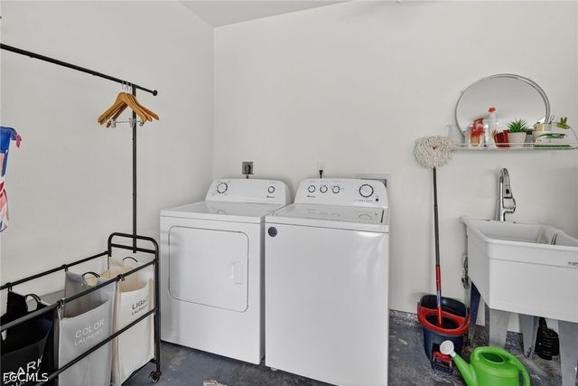 6458 Royal Woods DR, Fort Myers, FL 33908