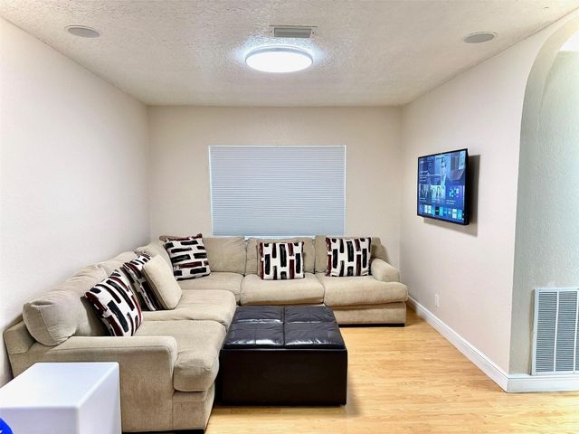 3290 SW 131st Terrace, Davie, FL 33330