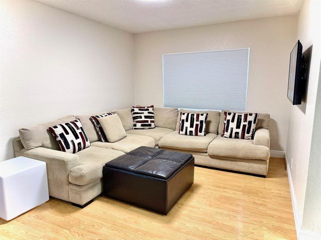 3290 SW 131st Terrace, Davie, FL 33330