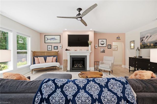 203 Spinnaker Court, Lexington, NC 27292