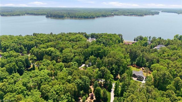 203 Spinnaker Court, Lexington, NC 27292