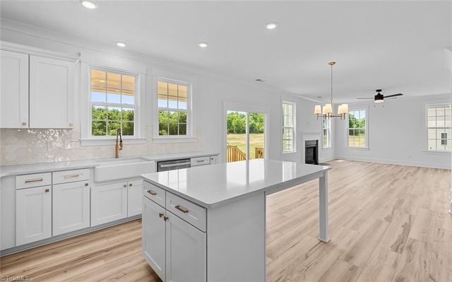 8601 Lemur Lane, Summerfield, NC 27358