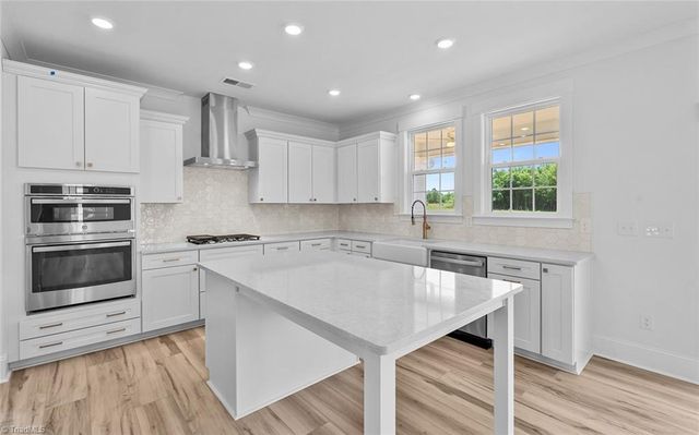 8601 Lemur Lane, Summerfield, NC 27358