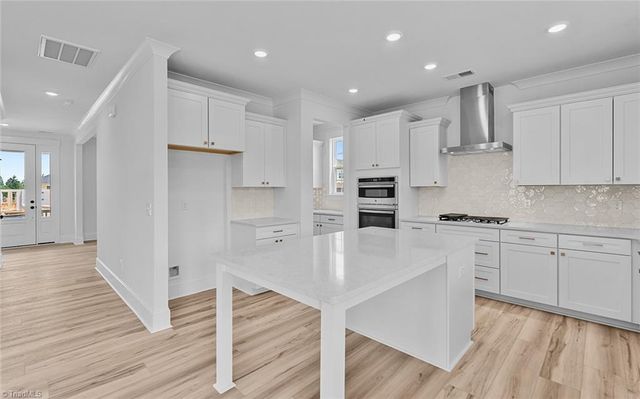 8601 Lemur Lane, Summerfield, NC 27358