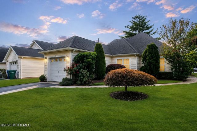 13 Jasmine Lane, Freehold, NJ 07728