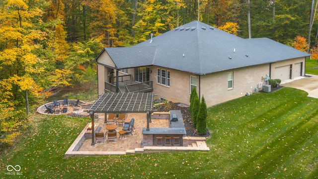 5059 Oak Ridge Trail, Columbus, IN 47201