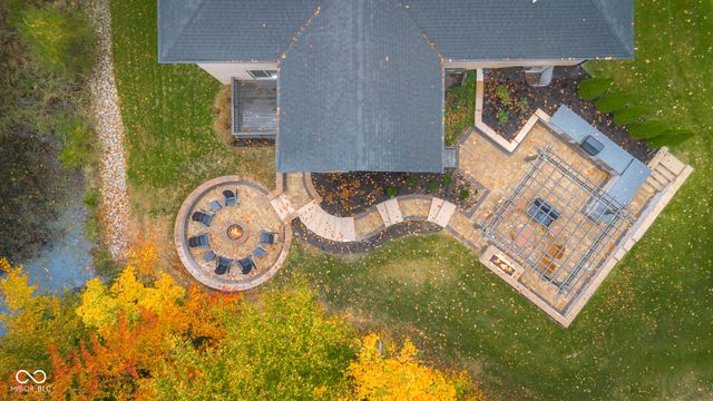 5059 Oak Ridge Trail, Columbus, IN 47201