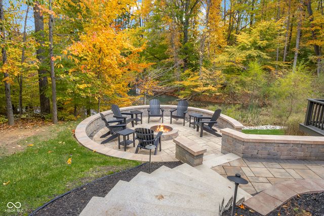 5059 Oak Ridge Trail, Columbus, IN 47201