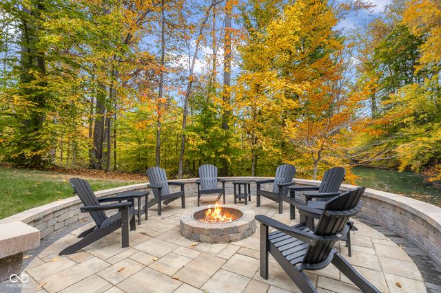 5059 Oak Ridge Trail, Columbus, IN 47201