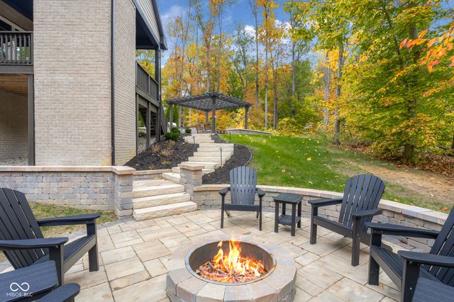 5059 Oak Ridge Trail, Columbus, IN 47201