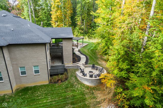 5059 Oak Ridge Trail, Columbus, IN 47201