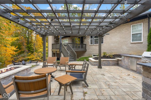 5059 Oak Ridge Trail, Columbus, IN 47201