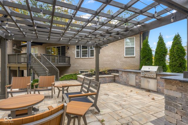 5059 Oak Ridge Trail, Columbus, IN 47201