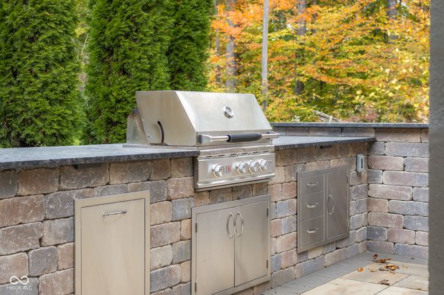 5059 Oak Ridge Trail, Columbus, IN 47201