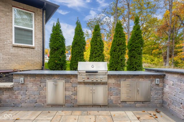 5059 Oak Ridge Trail, Columbus, IN 47201