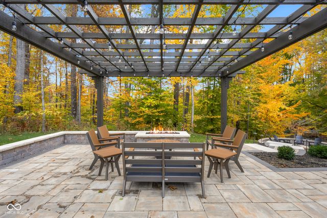 5059 Oak Ridge Trail, Columbus, IN 47201