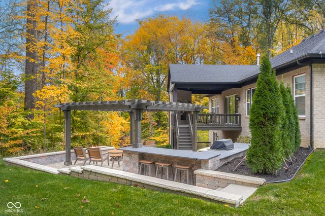 5059 Oak Ridge Trail, Columbus, IN 47201