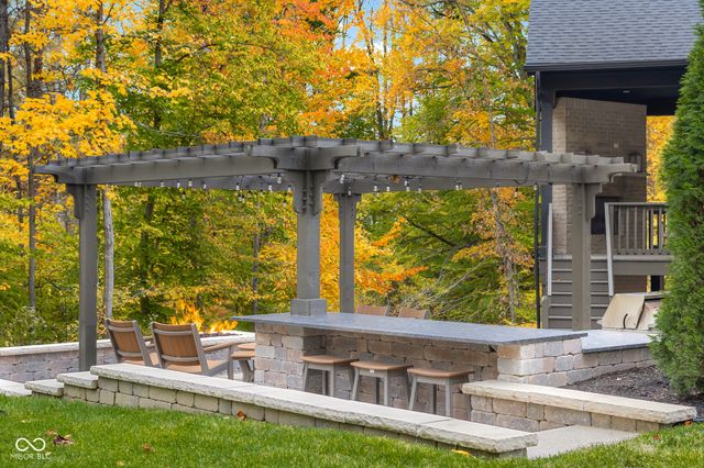 5059 Oak Ridge Trail, Columbus, IN 47201