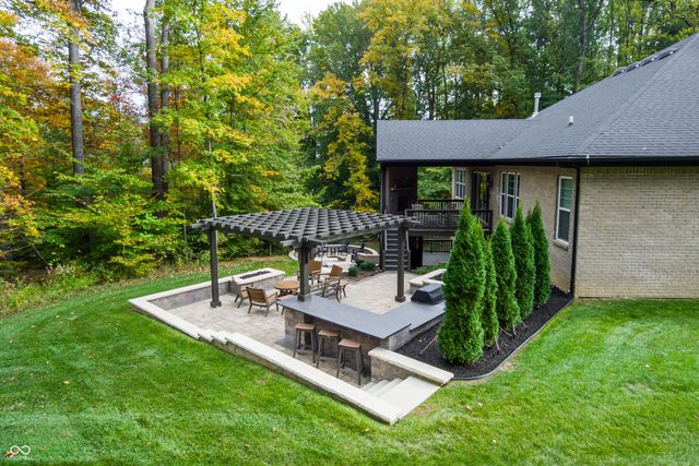 5059 Oak Ridge Trail, Columbus, IN 47201