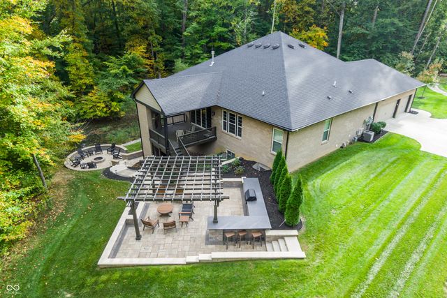 5059 Oak Ridge Trail, Columbus, IN 47201