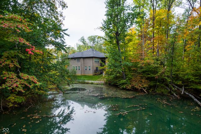 5059 Oak Ridge Trail, Columbus, IN 47201