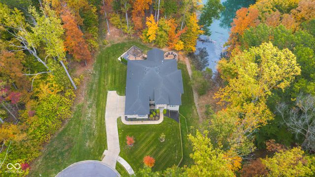 5059 Oak Ridge Trail, Columbus, IN 47201