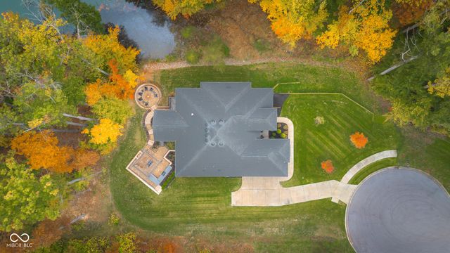 5059 Oak Ridge Trail, Columbus, IN 47201