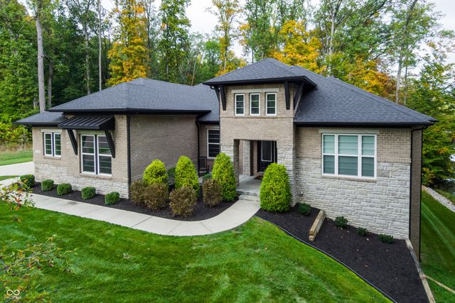 5059 Oak Ridge Trail, Columbus, IN 47201